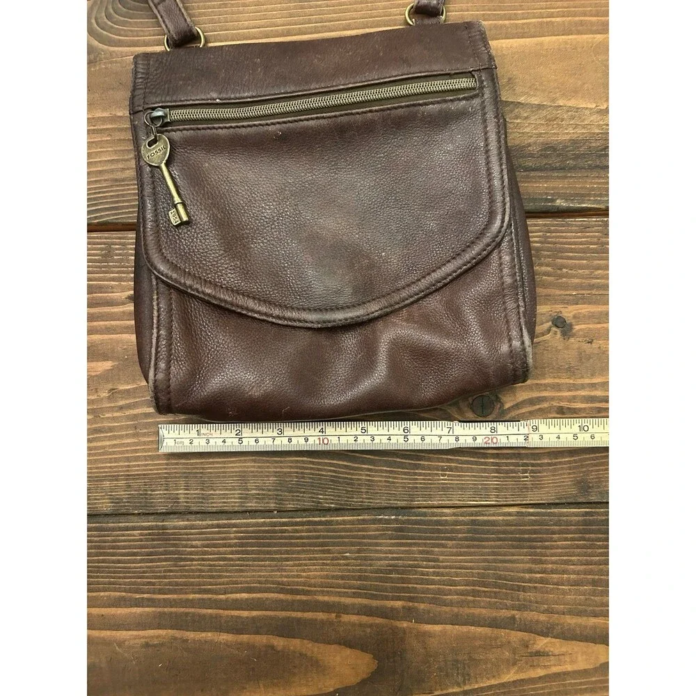 Fossil Vintage Brown Leather Crossbody Purse Key Zip Pull Genuine Leather